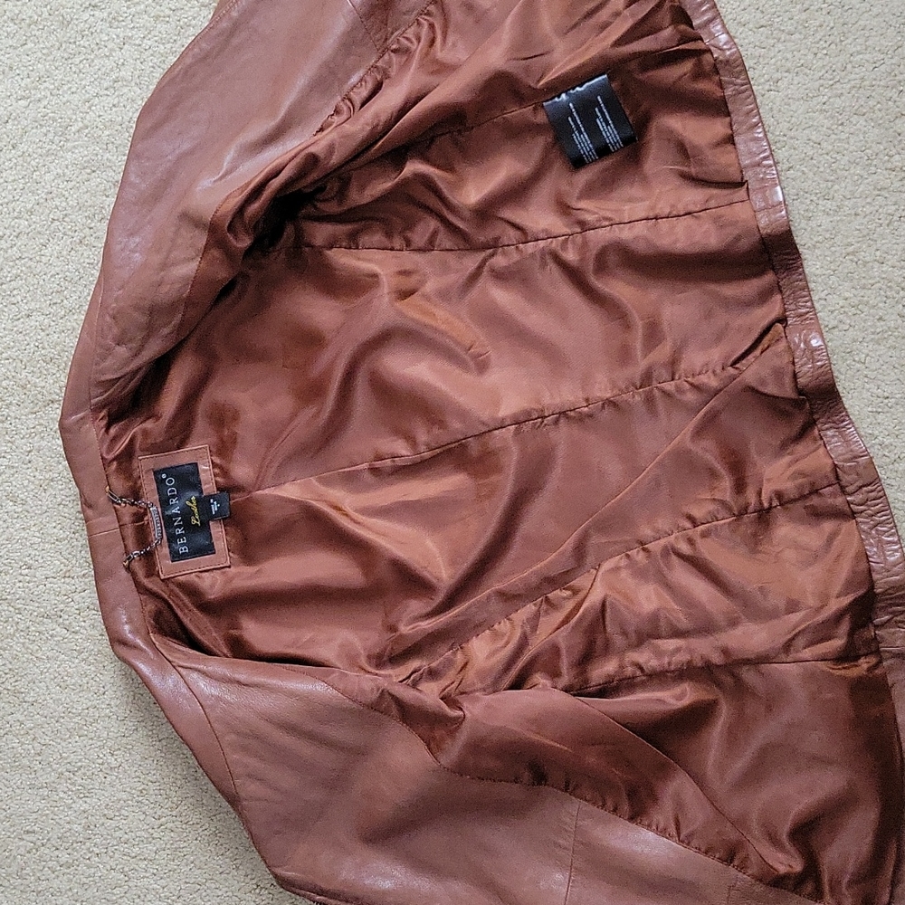 Beautiful Bernardo Genuine Leather Jacket - Picture 7 of 7